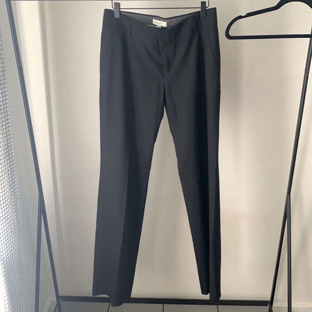 Martin fit, lower rise, loose leg - matching jacket in closet